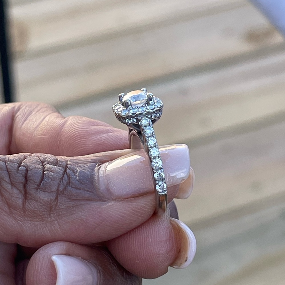 Vera Wang Love Collection 2CTW 14K WG 3/4 Princess Cut Size 4 Wedding Set - Picture 10 of 16
